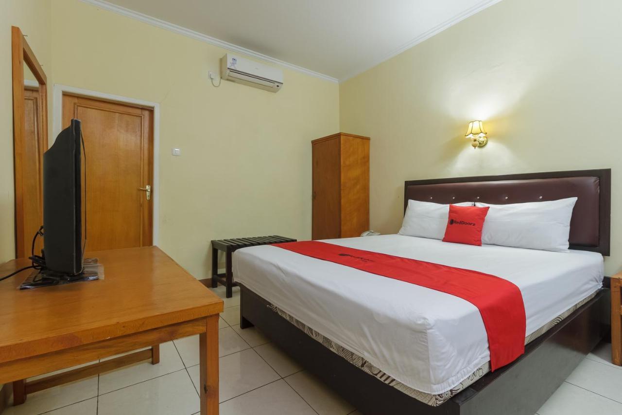 Hotel Reddoorz At Jalan Babepalar Rike Manado Exteriér fotografie