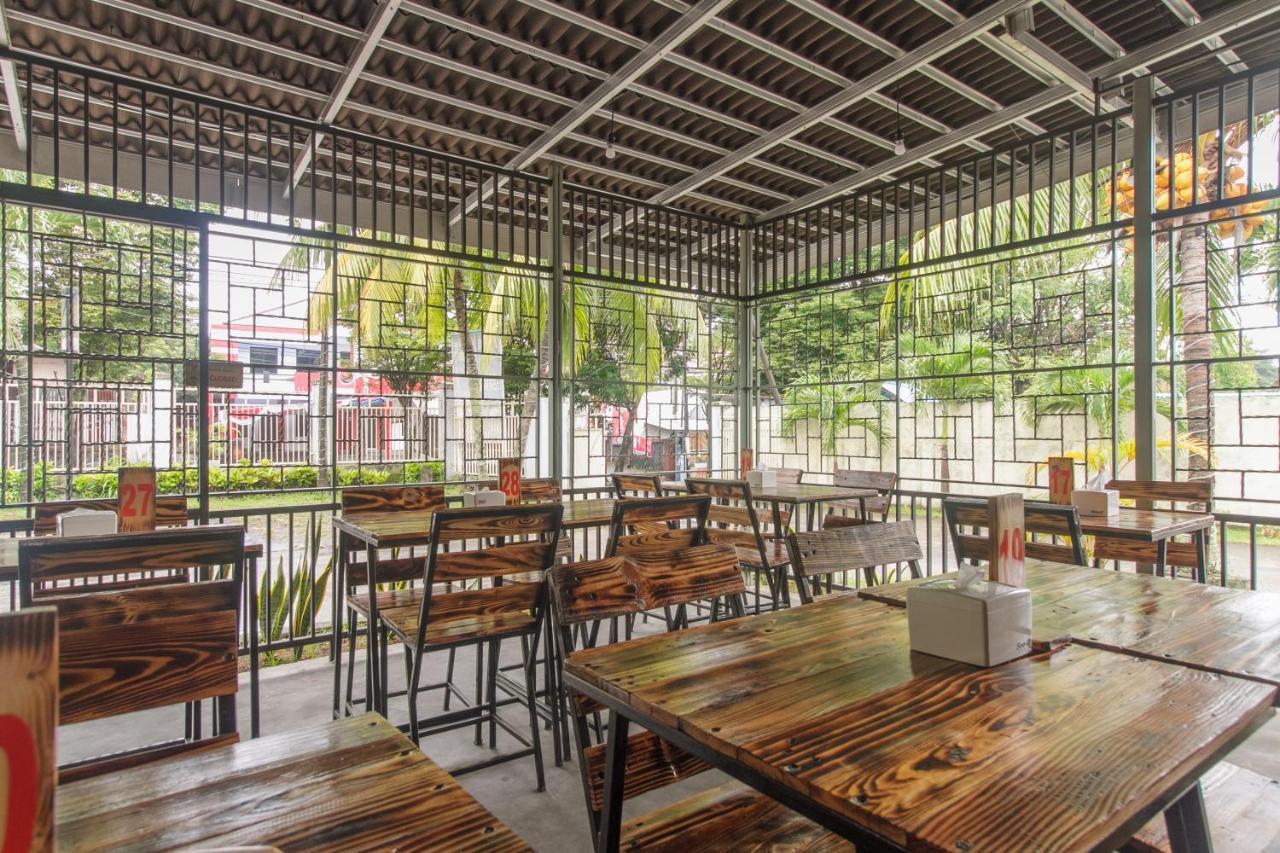 Hotel Reddoorz At Jalan Babepalar Rike Manado Exteriér fotografie